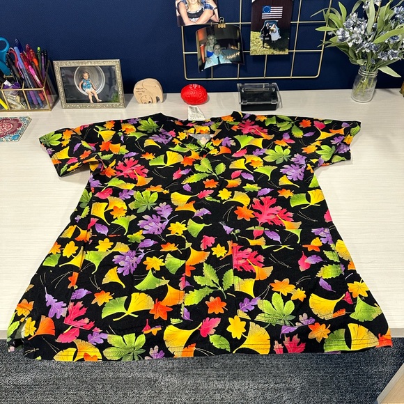 Ladies fall scrub tops - Picture 5 of 6